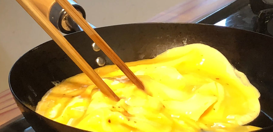 菜箸で混ぜる